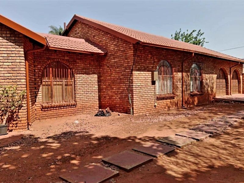 PERFECT FAMILY HOME FOR SALE - Photo 5