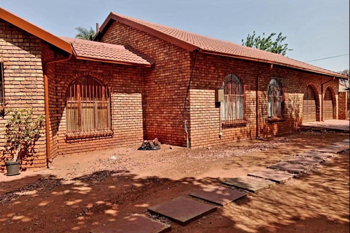 PERFECT FAMILY HOME FOR SALE - Photo 5