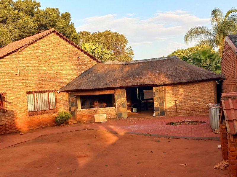 PERFECT FAMILY HOME FOR SALE - Photo 9