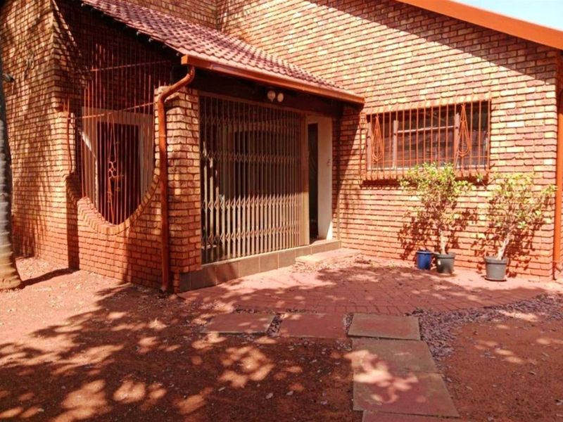 PERFECT FAMILY HOME FOR SALE - Photo 4