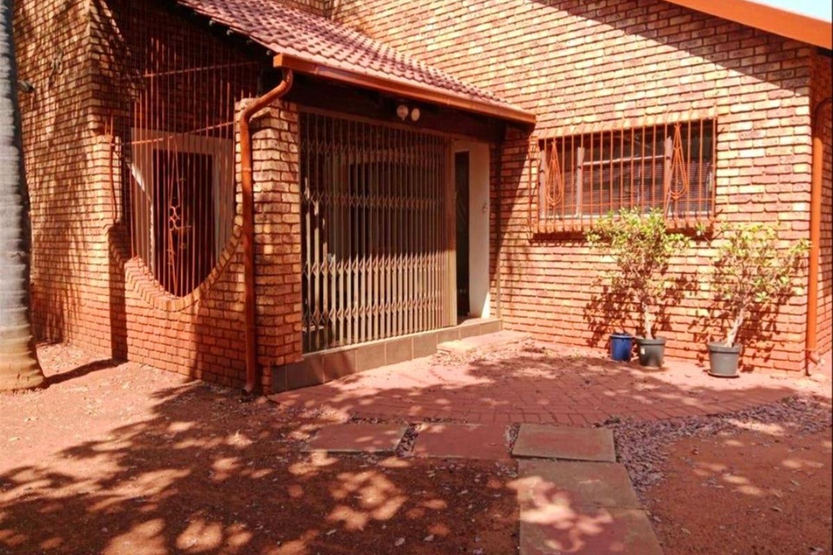 PERFECT FAMILY HOME FOR SALE - Photo 4