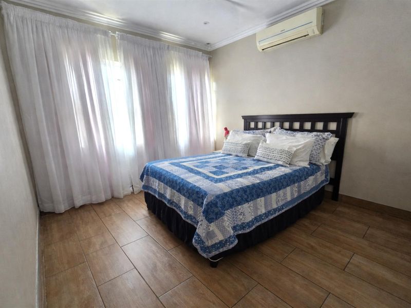 Stunning 3 Bedroom, pet-friendly townhouse for sale. - Photo 10