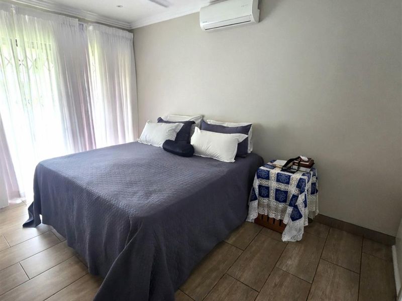 Stunning 3 Bedroom, pet-friendly townhouse for sale. - Photo 6