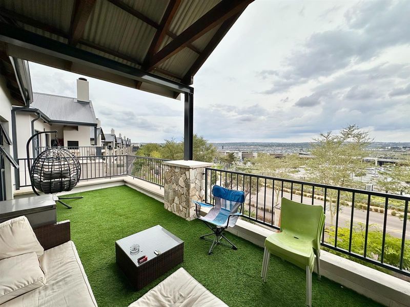2-Bed, 2-Bath Penthouse Apartment For Sale in The Polofields, Waterfall, Midrand - Photo 8