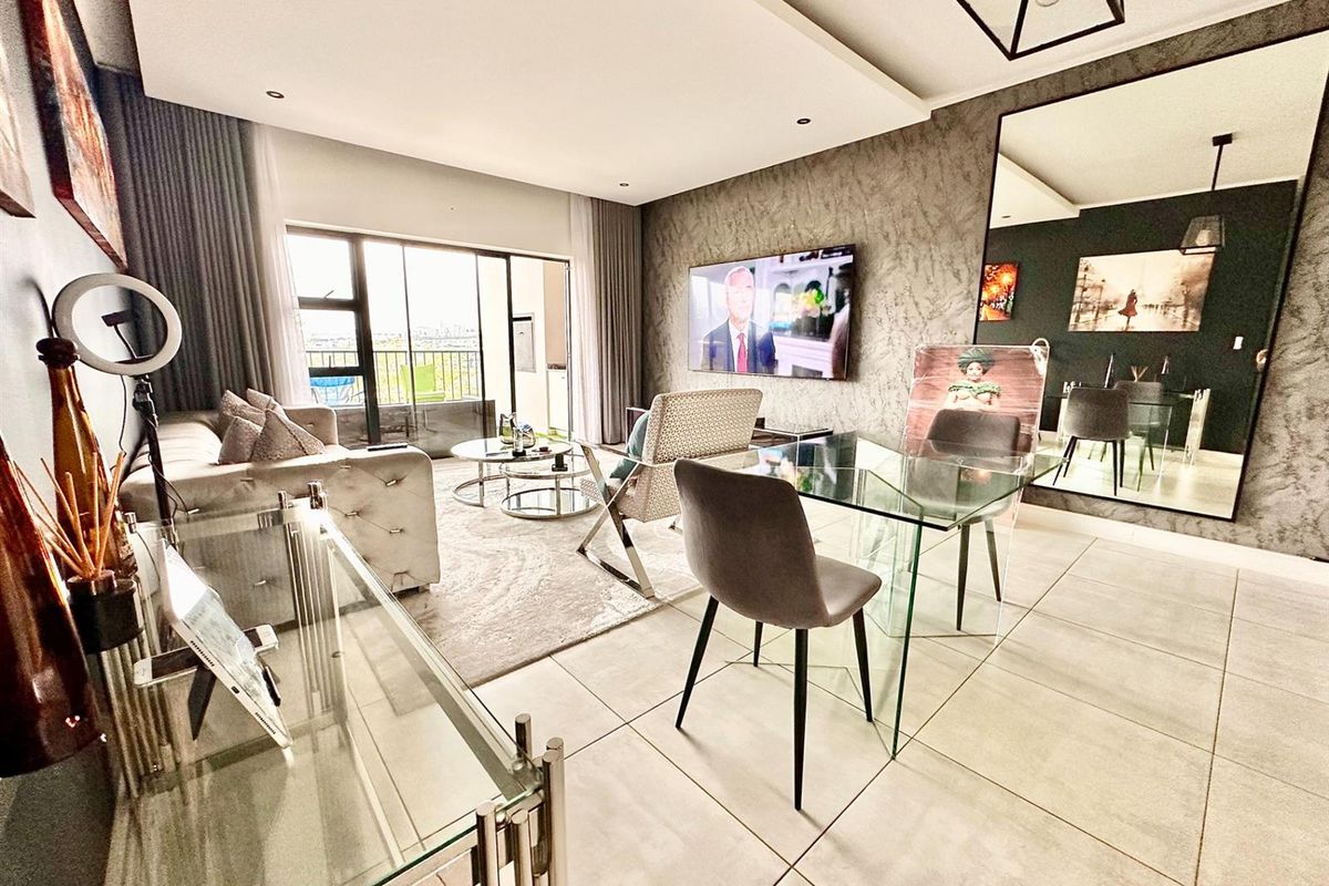 2-Bed, 2-Bath Penthouse Apartment For Sale in The Polofields, Waterfall, Midrand - Photo 2