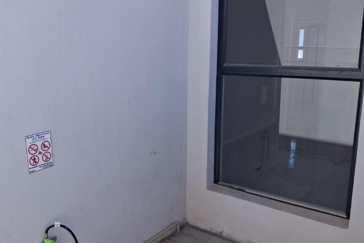 3-Bedroom Beauty in Wildflower Estate - No Transfer Duty! - Photo 5