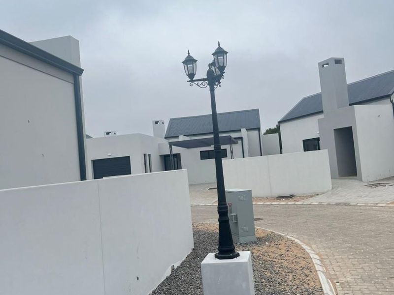 3-Bedroom Beauty in Wildflower Estate - No Transfer Duty! - Photo 3