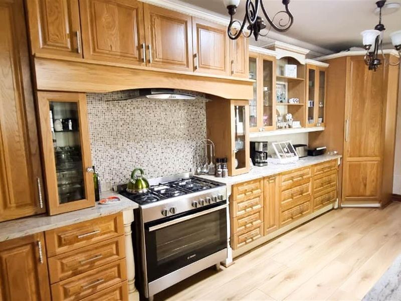 Exceptional 5-Bedroom Residence with Flatlet and Versatile Living Spaces Lakefield Benoni - Photo 5