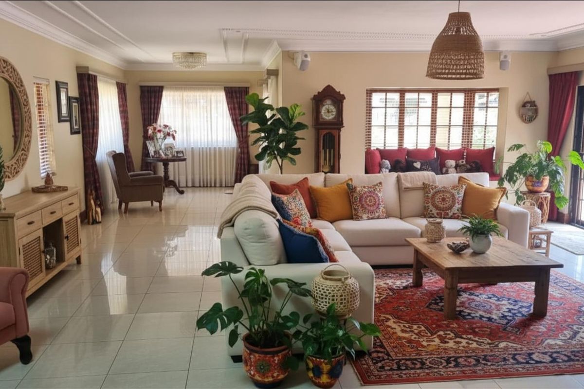 Exceptional 5-Bedroom Residence with Flatlet and Versatile Living Spaces Lakefield Benoni - Photo 3