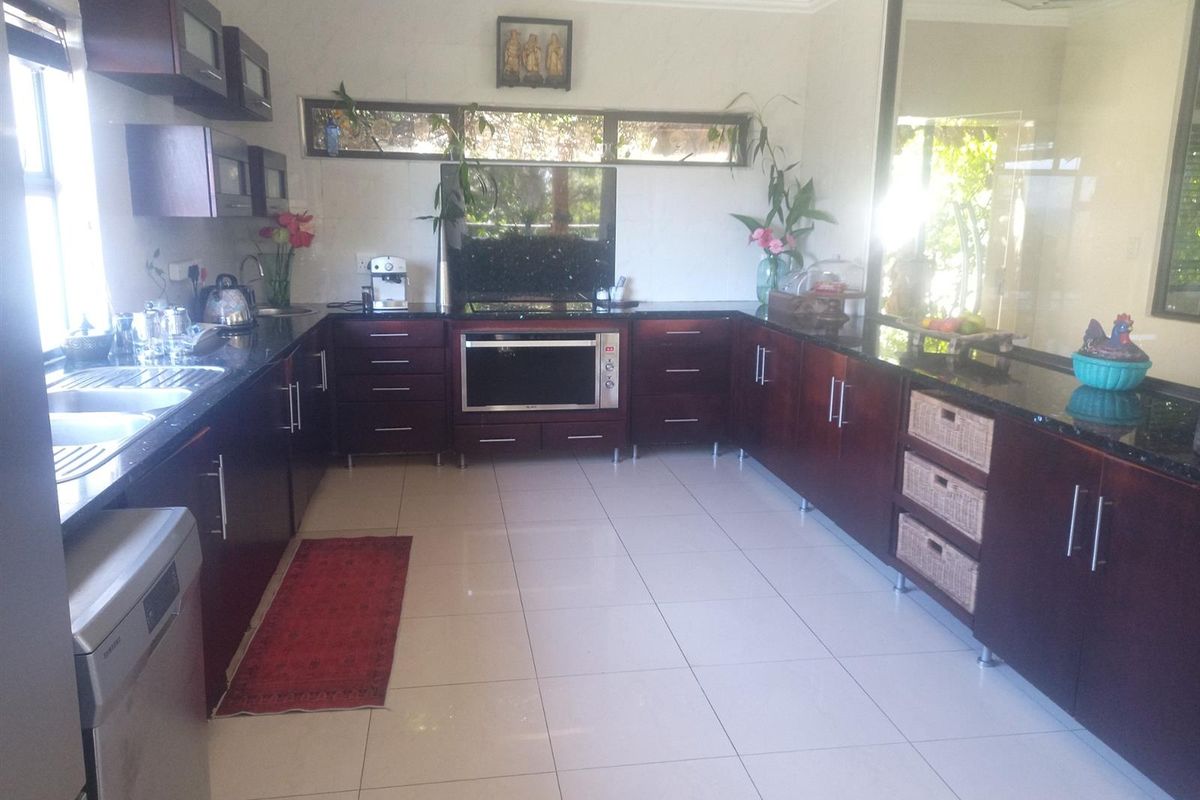 Luxurious Fully Furnished 3-Bedroom Home with Sea Views Ballito Central, Ballito, KwaZulu Natal - Photo 4