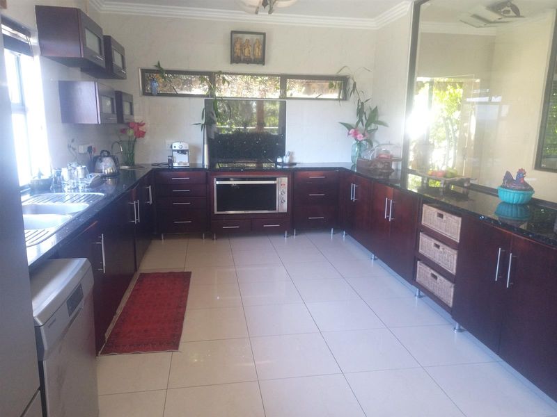 Luxurious Fully Furnished 3-Bedroom Home with Sea Views Ballito Central, Ballito, KwaZulu Natal - Photo 4