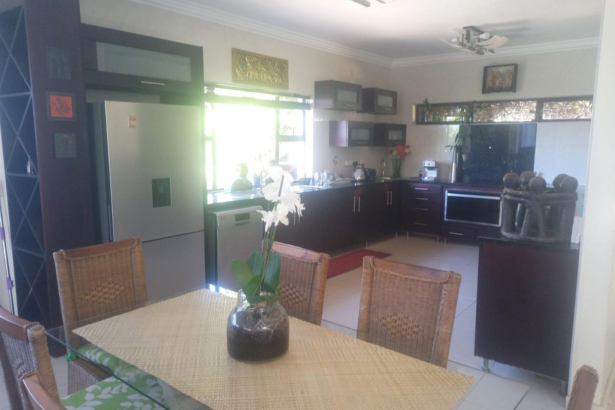 Luxurious Fully Furnished 3-Bedroom Home with Sea Views Ballito Central, Ballito, KwaZulu Natal - Photo 3