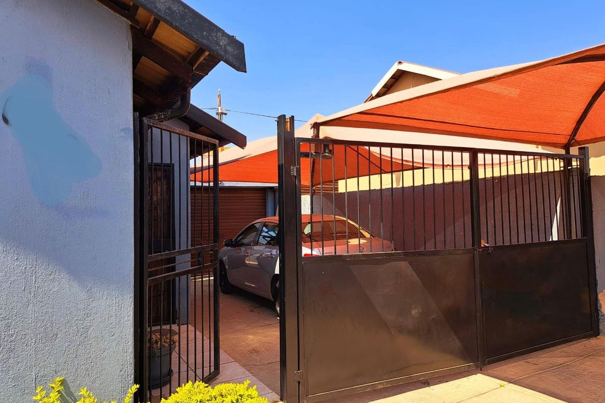 Great Family Home for sale in Mabopane - Photo 3