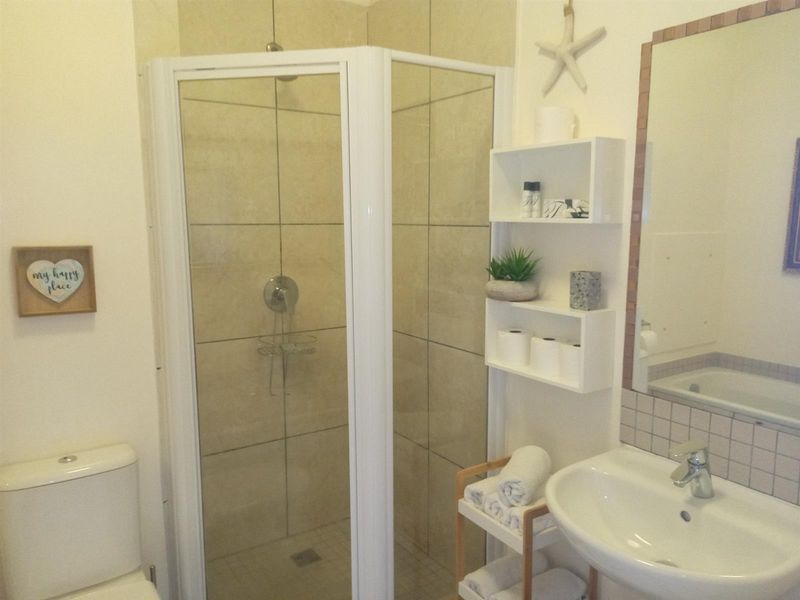 Modern 2-Bedroom Fully Furnished Apartment To Rent Ballito Central, Ballito, KwaZulu Natal - Photo 8