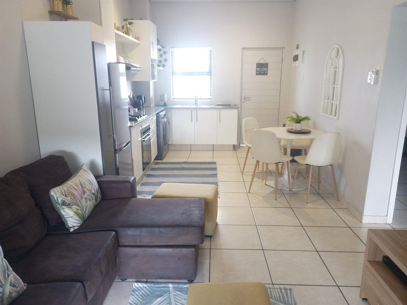 Modern 2-Bedroom Fully Furnished Apartment To Rent Ballito Central, Ballito, KwaZulu Natal - Photo 2