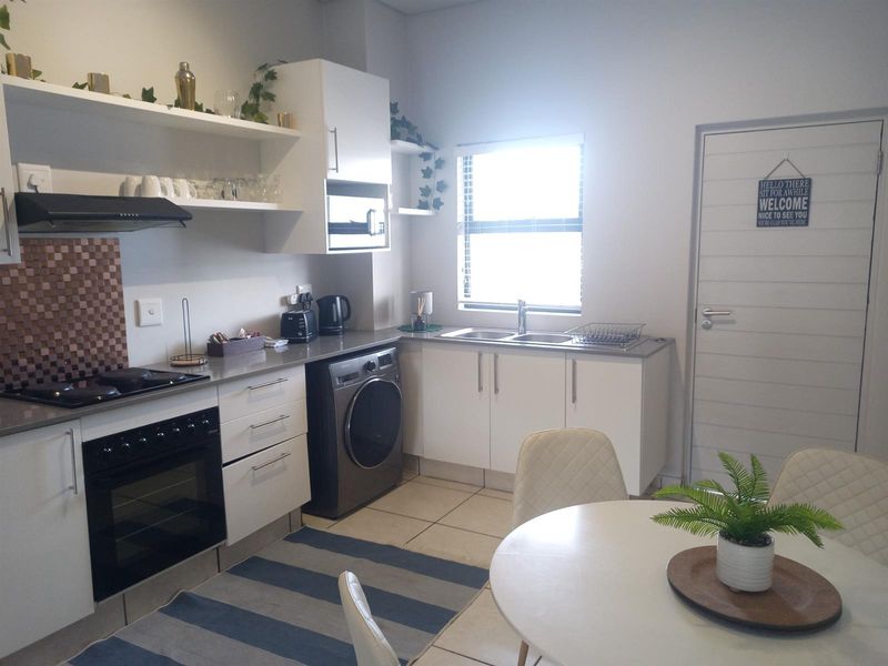 Modern 2-Bedroom Fully Furnished Apartment To Rent Ballito Central, Ballito, KwaZulu Natal - Photo 5