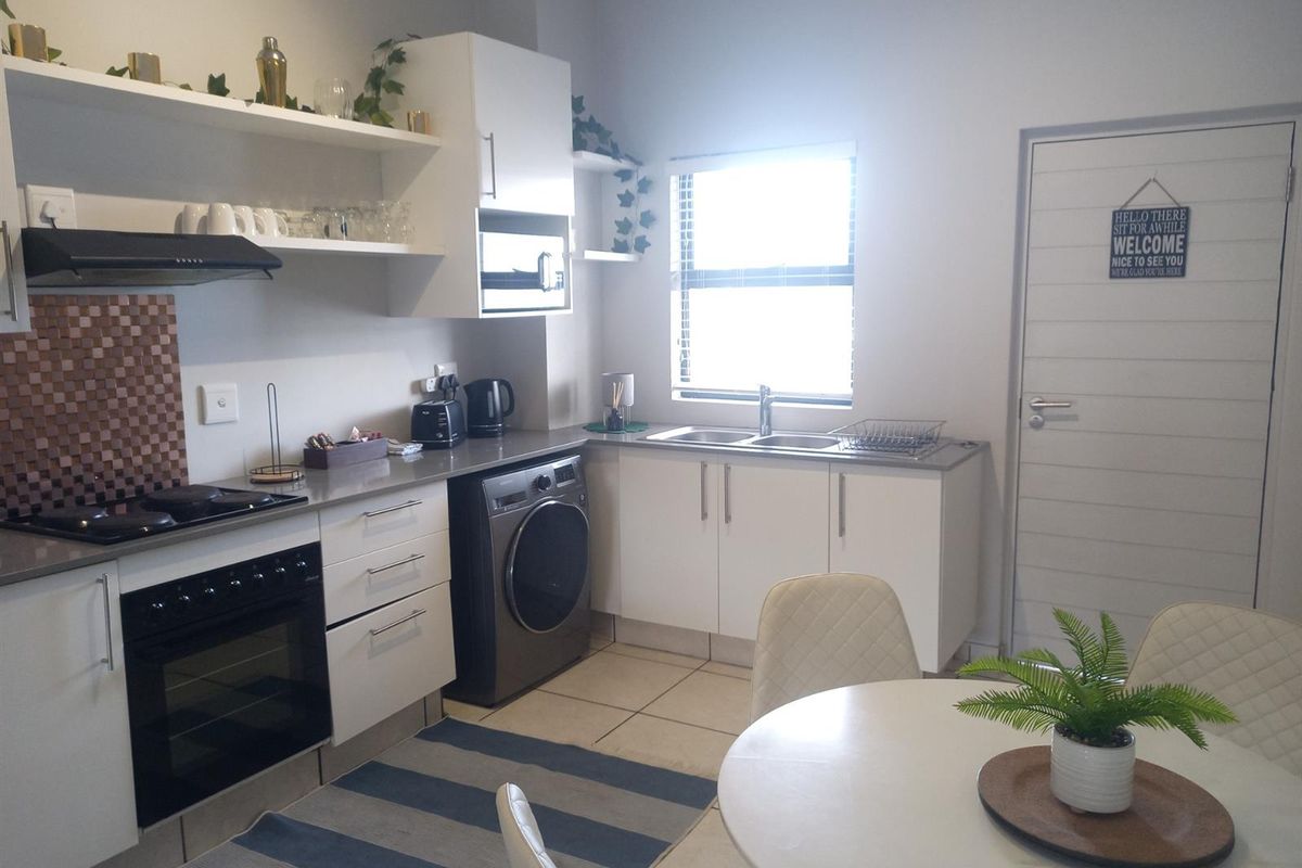 Modern 2-Bedroom Fully Furnished Apartment To Rent Ballito Central, Ballito, KwaZulu Natal - Photo 5