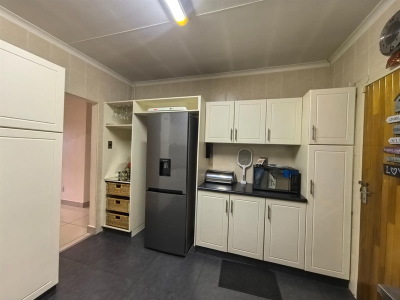 Towhouse For Sale in Lennoxton, Newcastle, KwaZulu Natal - Photo 4