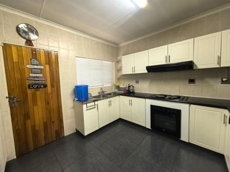 Towhouse For Sale in Lennoxton, Newcastle, KwaZulu Natal - Photo 2