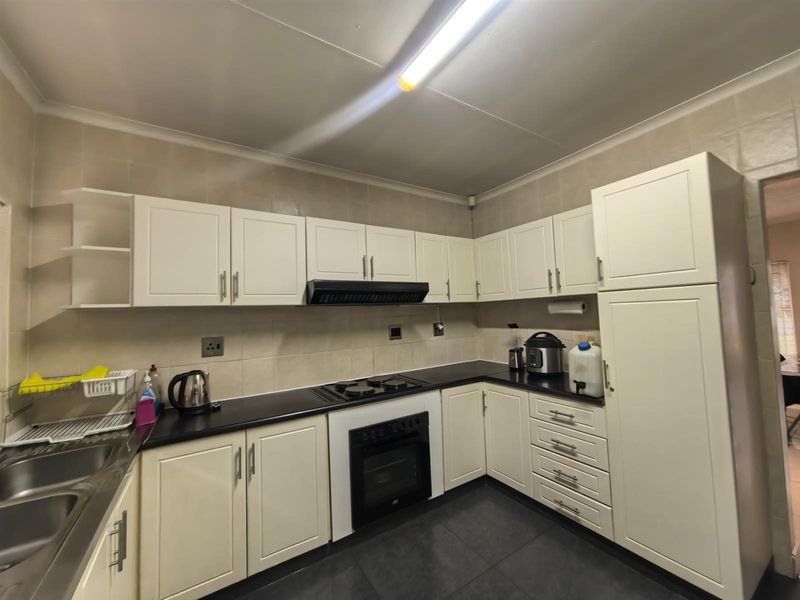 Towhouse For Sale in Lennoxton, Newcastle, KwaZulu Natal - Photo 3