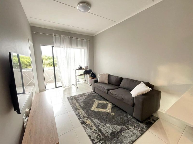 Apartment For Sale in Carlswald, Midrand - Photo 2