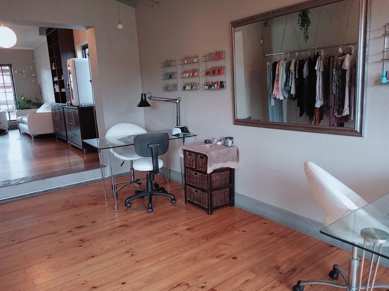 COMMERCIAL PROPERTY - PRIME LOCATION - Photo 6