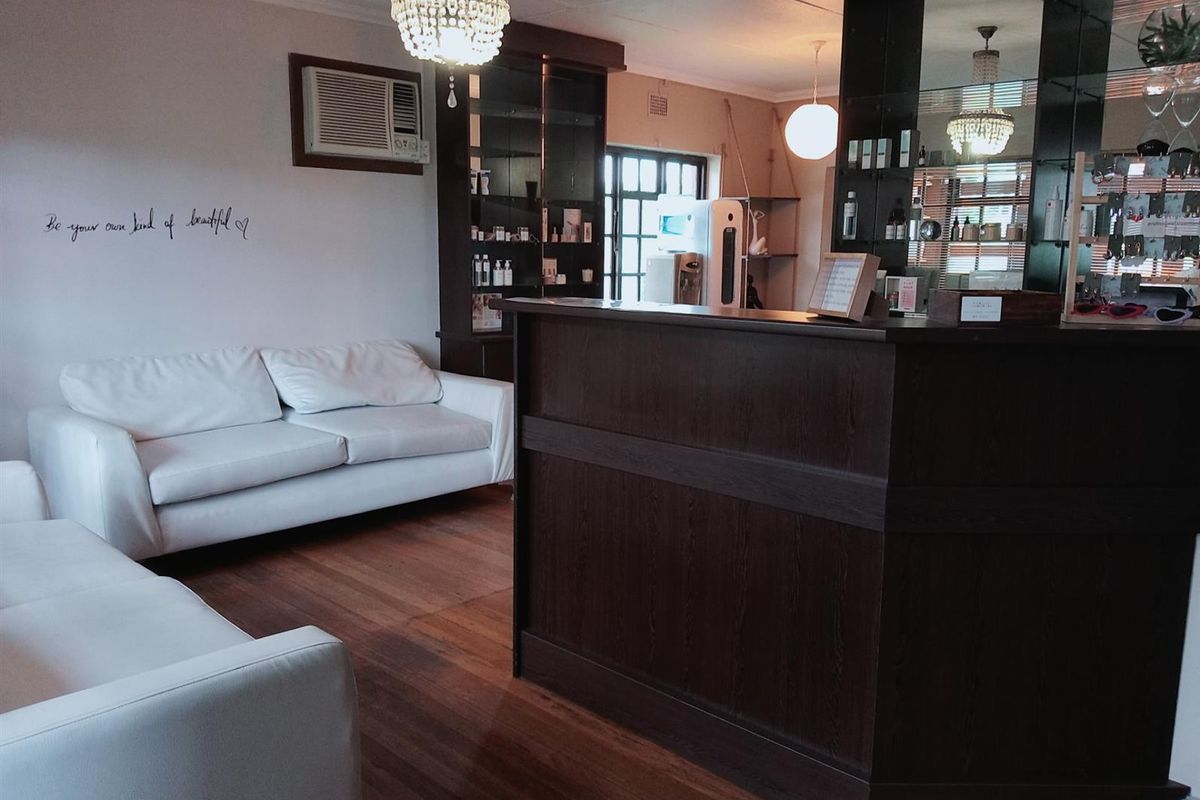 COMMERCIAL PROPERTY - PRIME LOCATION - Photo 3