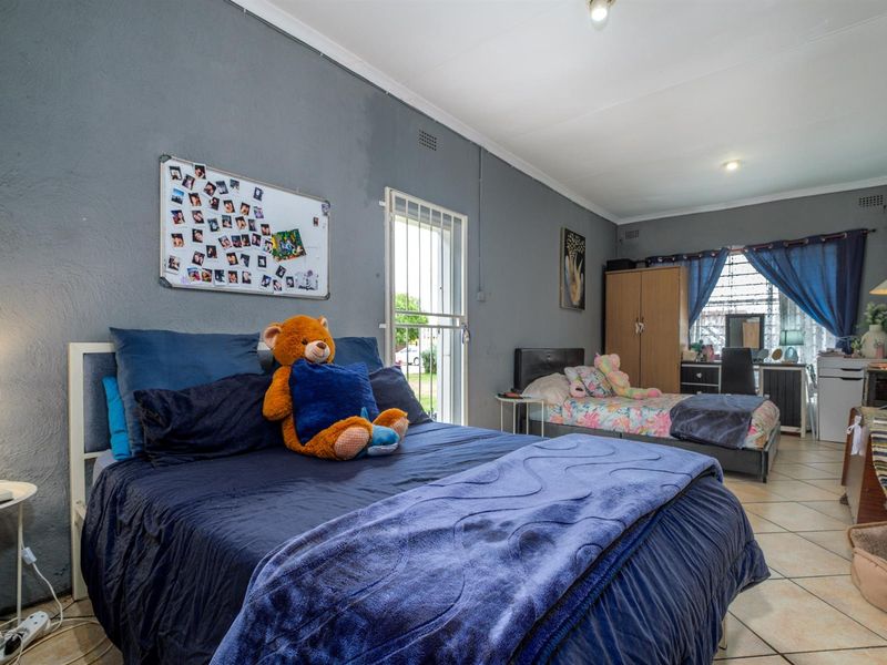 House For Sale in Witpoortjie, Roodepoort - Photo 10