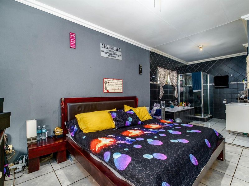 House For Sale in Witpoortjie, Roodepoort - Photo 8