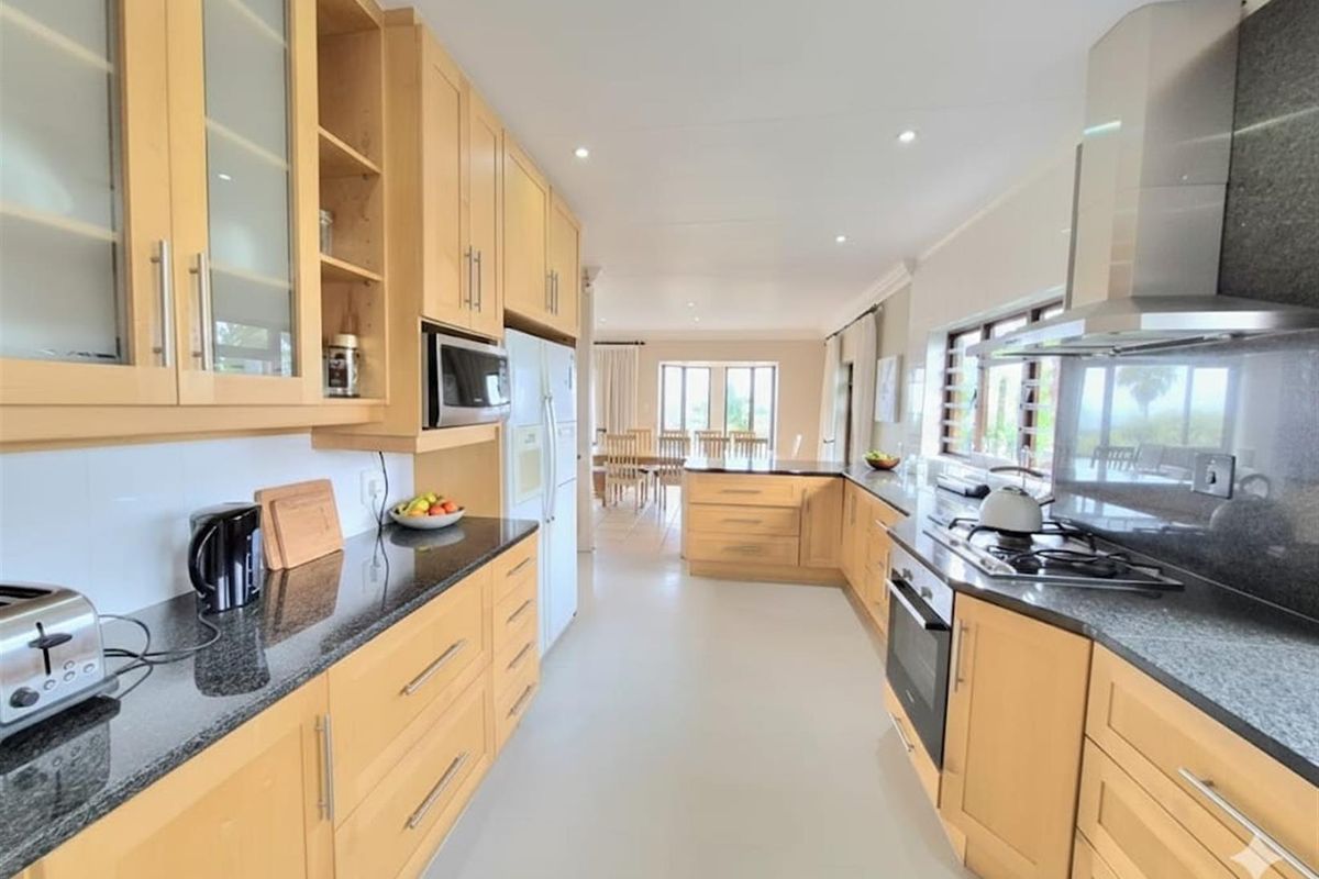 Lower Robberg Gem | Elevated Views over Robberg and the Bay - Photo 3