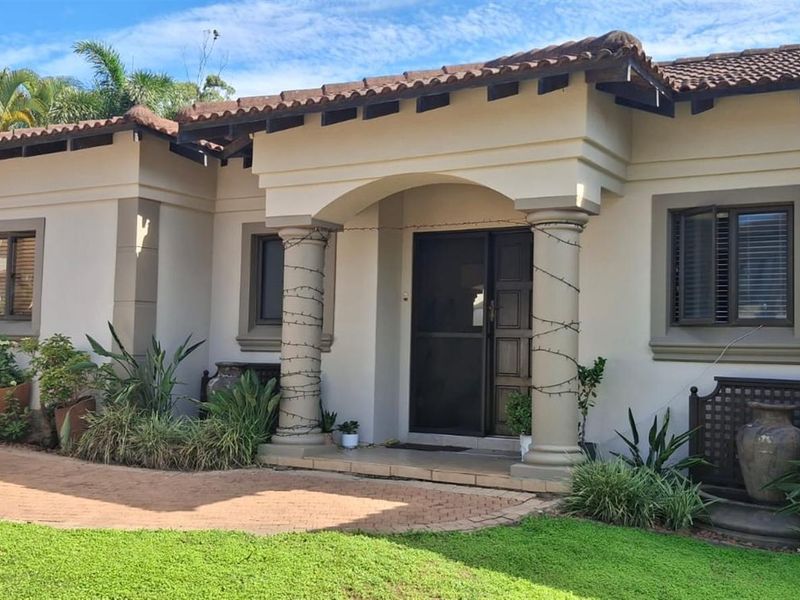 Elegant 3-Bedroom House For Sale in The Oval, Ballito, KwaZulu Natal - Photo 4