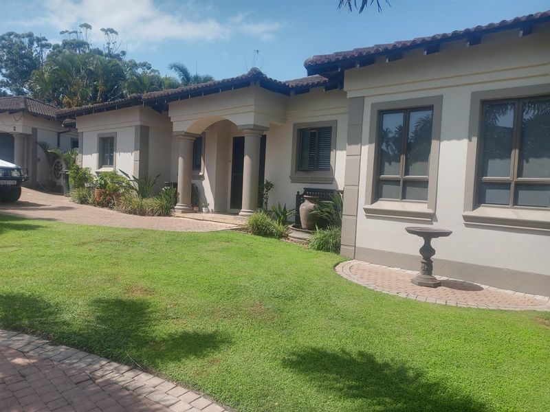 Elegant 3-Bedroom House For Sale in The Oval, Ballito, KwaZulu Natal - Photo 3