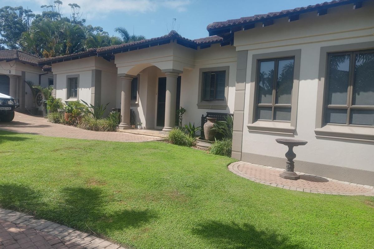 Elegant 3-Bedroom House For Sale in The Oval, Ballito, KwaZulu Natal - Photo 3