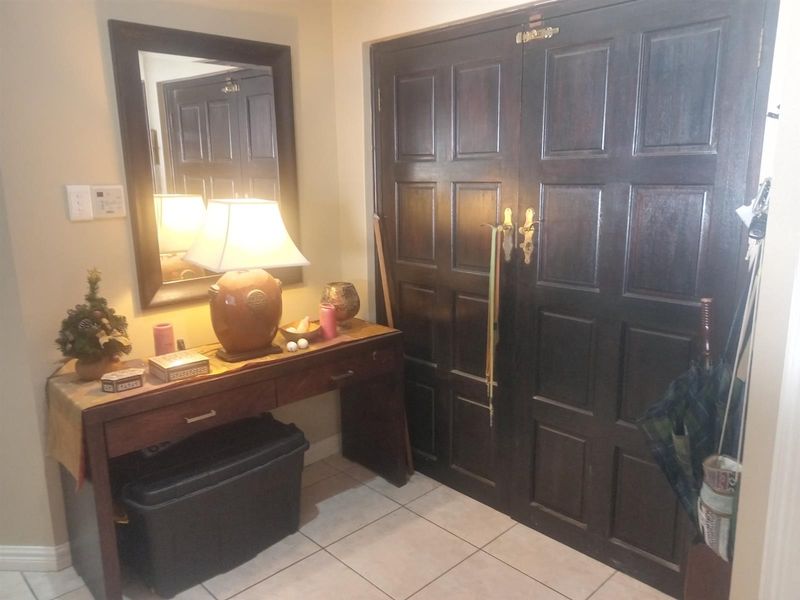 Elegant 3-Bedroom House For Sale in The Oval, Ballito, KwaZulu Natal - Photo 7