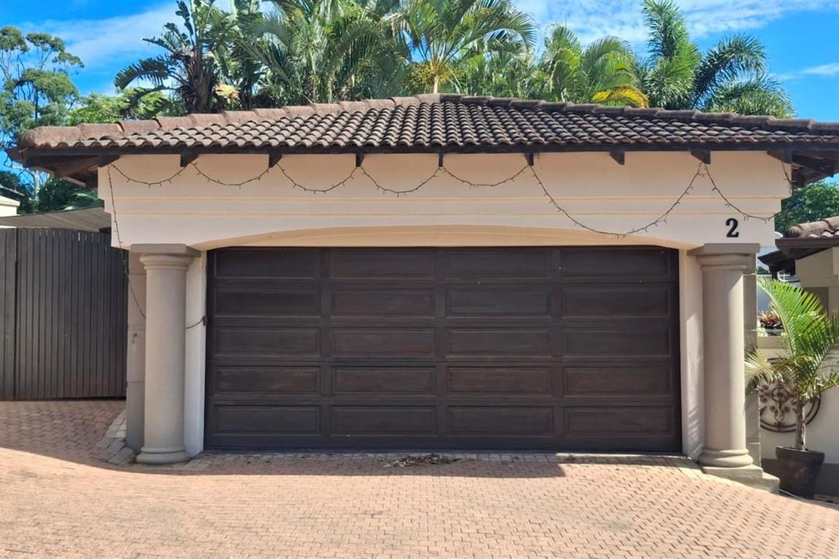 Elegant 3-Bedroom House For Sale in The Oval, Ballito, KwaZulu Natal - Photo 5