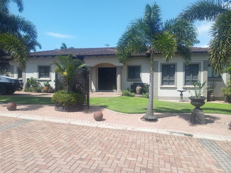 Elegant 3-Bedroom House For Sale in The Oval, Ballito, KwaZulu Natal - Photo 1