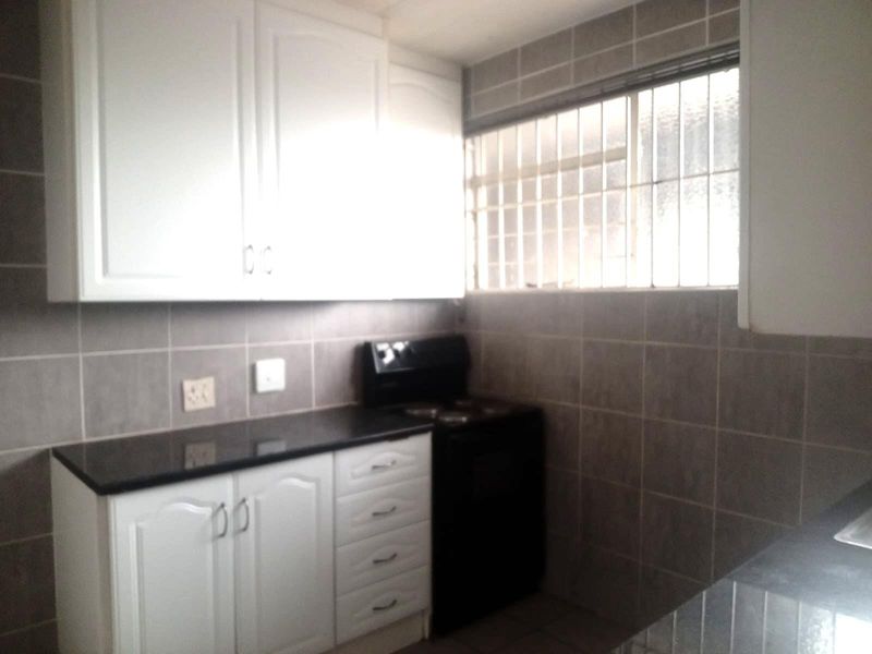 Charming Garden Apartment in Sandringham - Photo 6