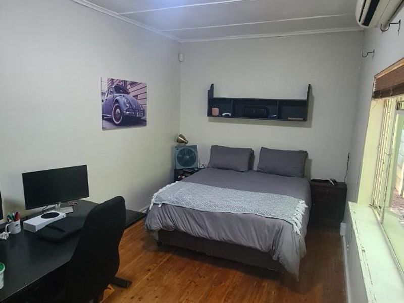 Spacious Family Home with Private Separate Apartment - Perfect for Extended Living or Additional Inc - Photo 10