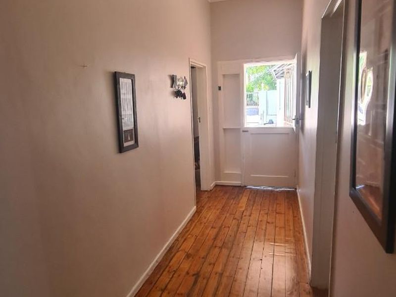 Spacious Family Home with Private Separate Apartment - Perfect for Extended Living or Additional Inc - Photo 9