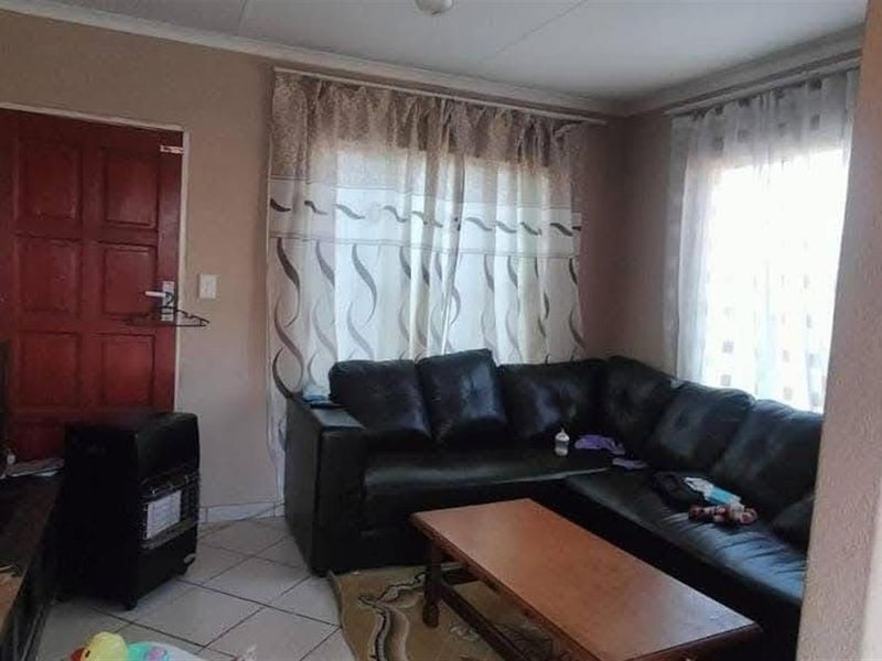 2 Bedrooms,3-Flats House For Sale in Zamdela, Sasolburg - Photo 8