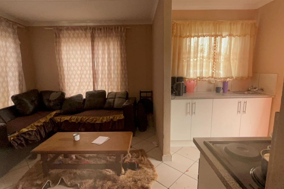2 Bedrooms,3-Flats House For Sale in Zamdela, Sasolburg - Photo 3