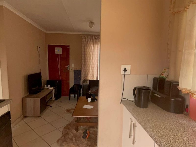 2 Bedrooms,3-Flats House For Sale in Zamdela, Sasolburg - Photo 4