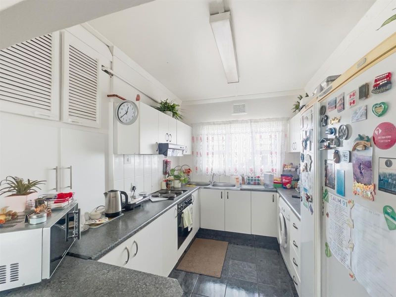 2 Bedroom Apartment For Sale in Windermere, Durban - Photo 6