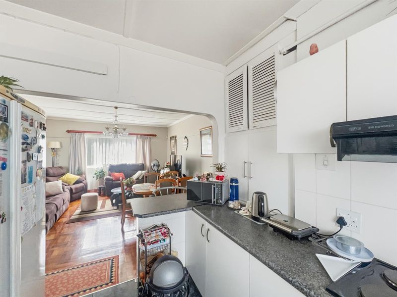 2 Bedroom Apartment For Sale in Windermere, Durban - Photo 5