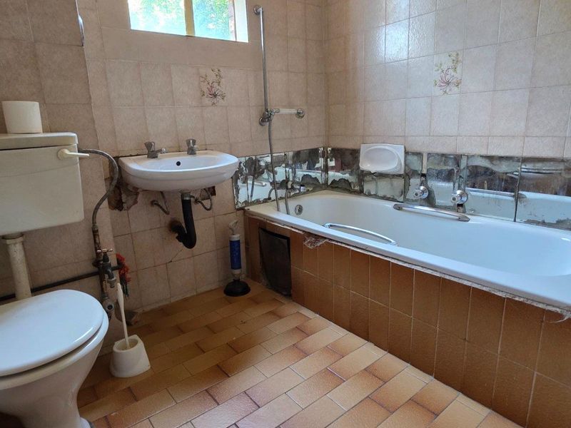 Apartment For Sale in Silverton, Pretoria - Photo 4