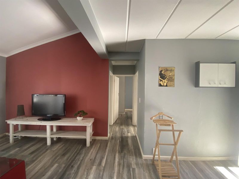 Fully Furnished 2-Bedroom Apartment in Bloubergrant | Ideal Medium-Term Accommodation for Relocation - Photo 8