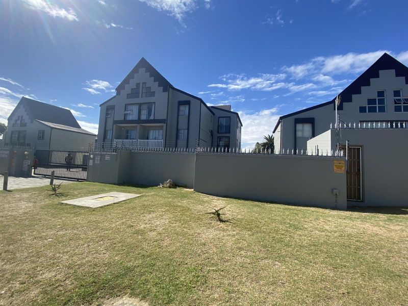 Fully Furnished 2-Bedroom Apartment in Bloubergrant | Ideal Medium-Term Accommodation for Relocation - Photo 2