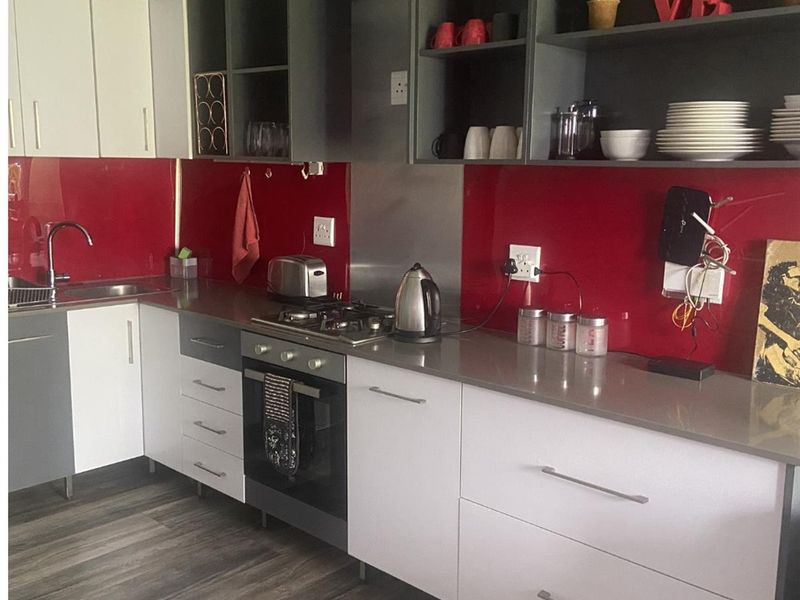 Fully Furnished 2-Bedroom Apartment in Bloubergrant | Ideal Medium-Term Accommodation for Relocation - Photo 5