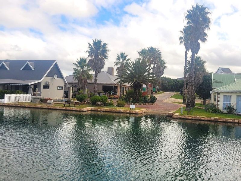 4 Bedroom Home for Sale in Marina Martinique - Secure Coastal Living in Jeffreys Bay - Photo 3