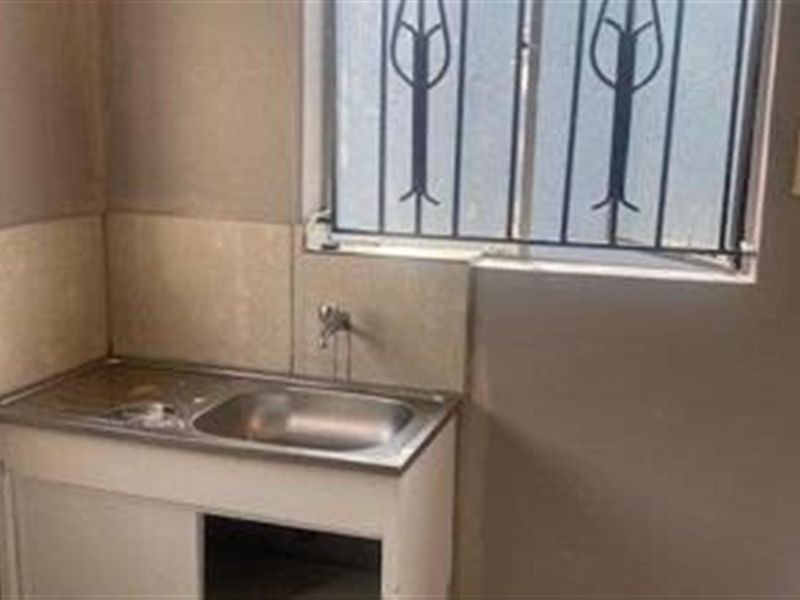 Fantastic Investment Opportunity in Jeppestown South, Johannesburg - Photo 4